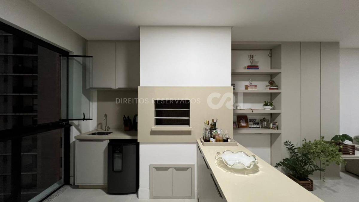Apartamento com 3 quartos no Edifício Vessel na Meia Praia em Itapema
