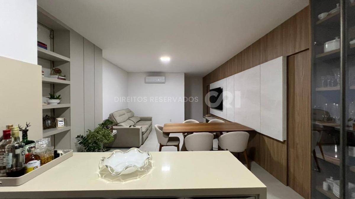Apartamento com 3 quartos no Edifício Vessel na Meia Praia em Itapema