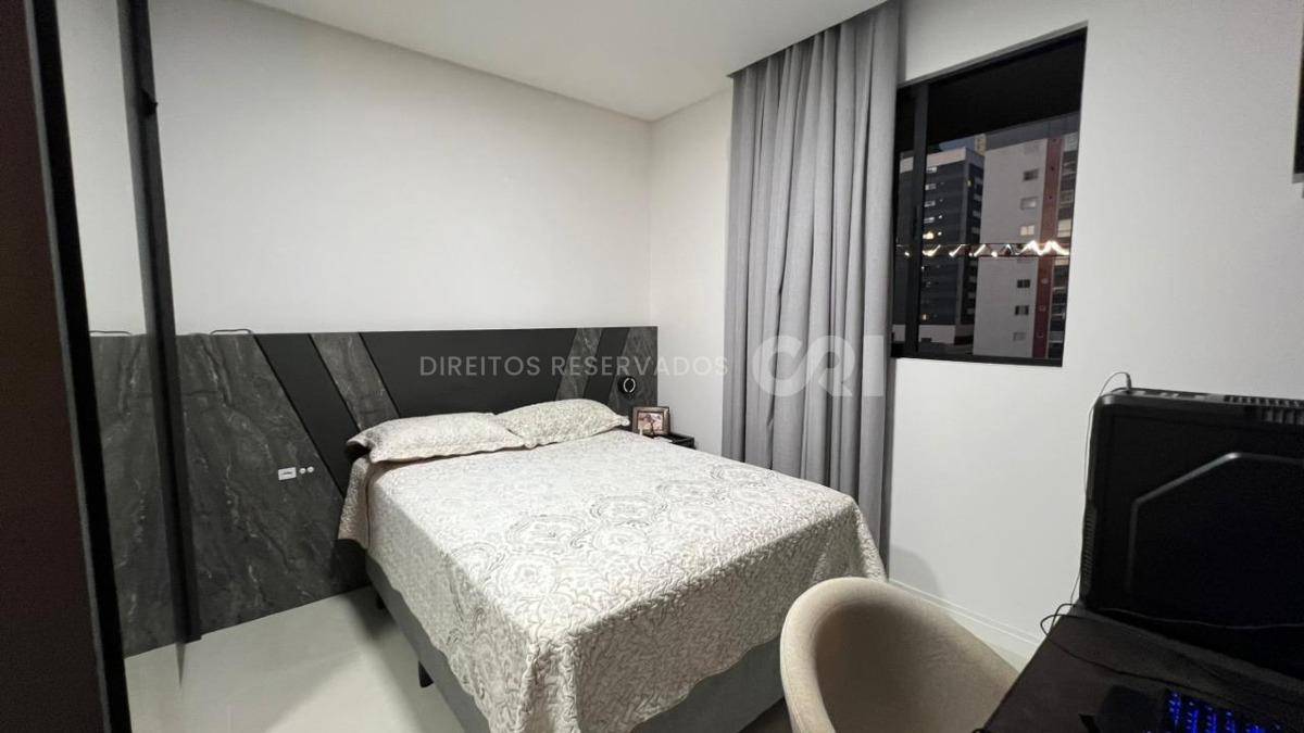 Apartamento com 3 quartos no Edifício Vessel na Meia Praia em Itapema