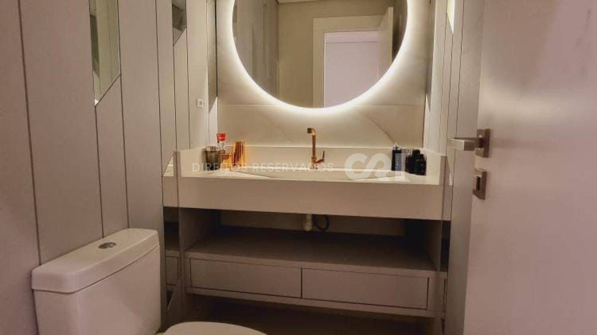 Apartamento com 3 suítes no Edifício Phoenix Tower no Centro em Balneário Camboriú