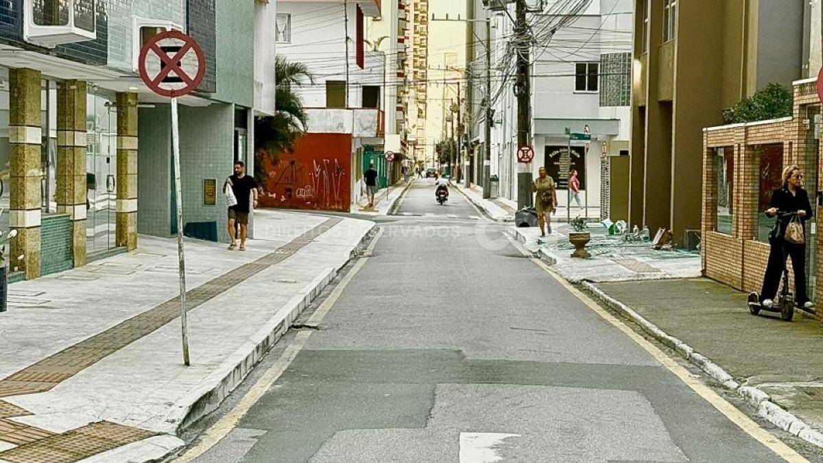 COPA: Apartamento com 3 dormitórios no Esquina Central no Centro de Balneário Camboriú