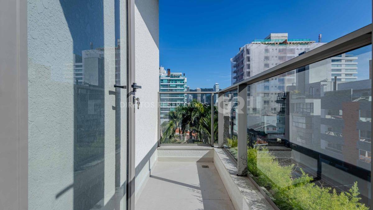 Cobertura duplex com 3 suítes no Edifício In Exclusive Home na Praia Brava em Itajaí