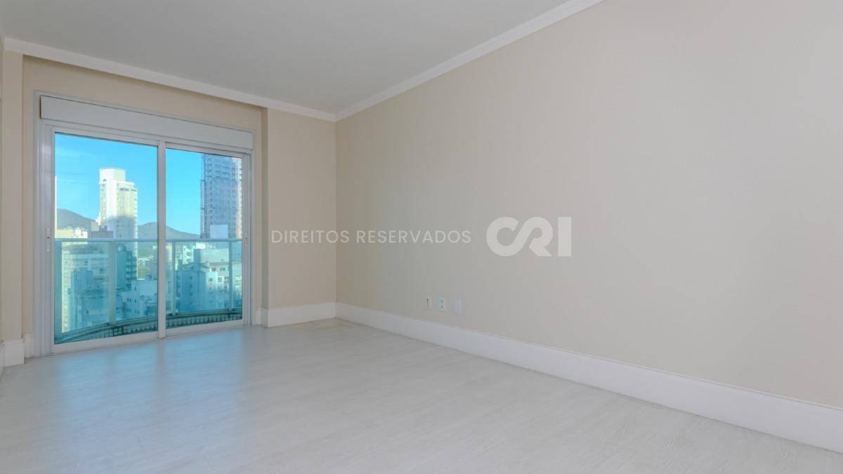 Apartamento no Edifício Le Majestic com 3 suítes no Centro em Balneário Camboriú