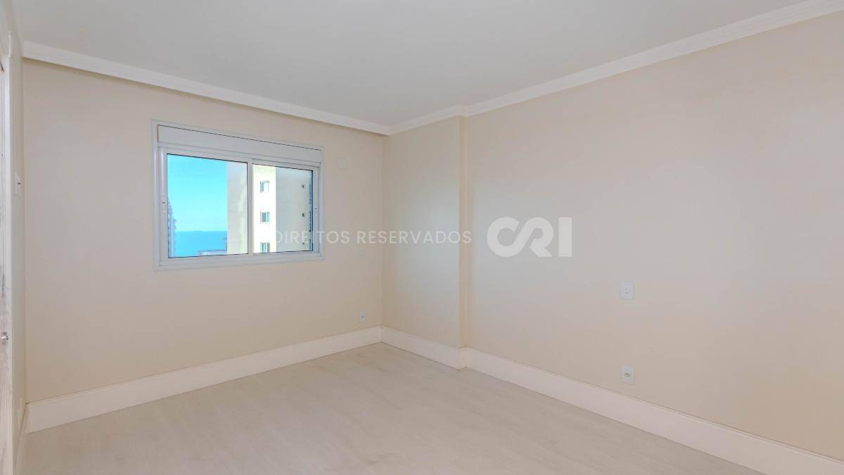 Apartamento duplex com 4 suítes no Edifício Le Majestic no Centro de Balneário Camboriú