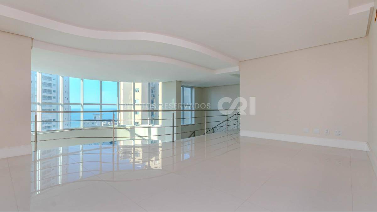Apartamento duplex com 4 suítes no Edifício Le Majestic no Centro de Balneário Camboriú
