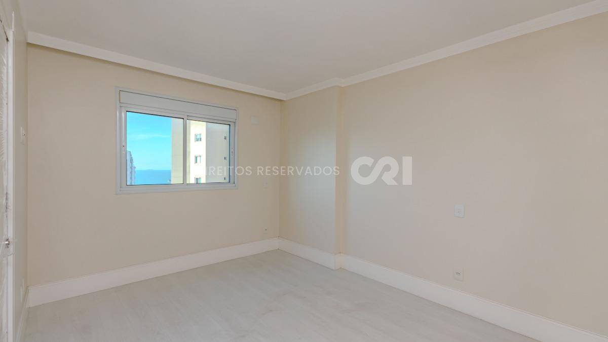 Apartamento duplex com 4 suítes no Edifício Le Majestic no Centro de Balneário Camboriú