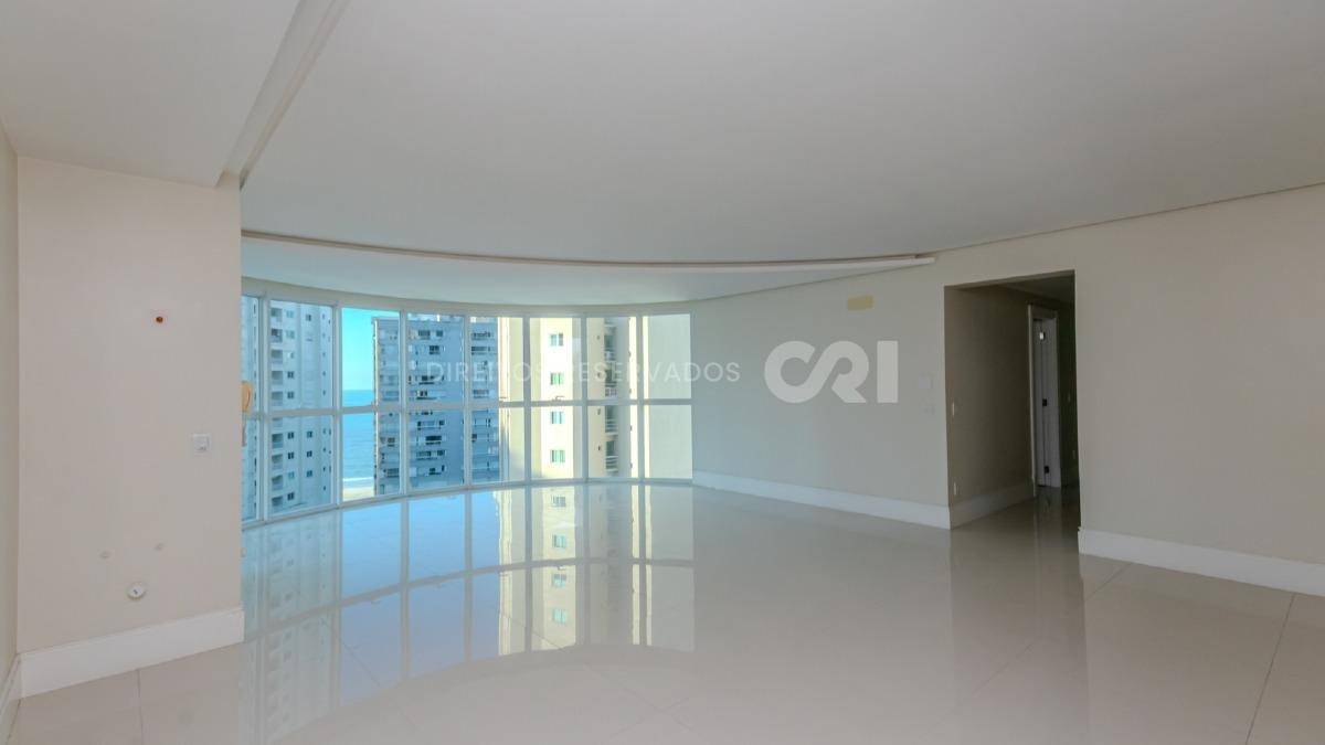 Apartamento no Edifício Le Majestic com 3 suítes no Centro em Balneário Camboriú