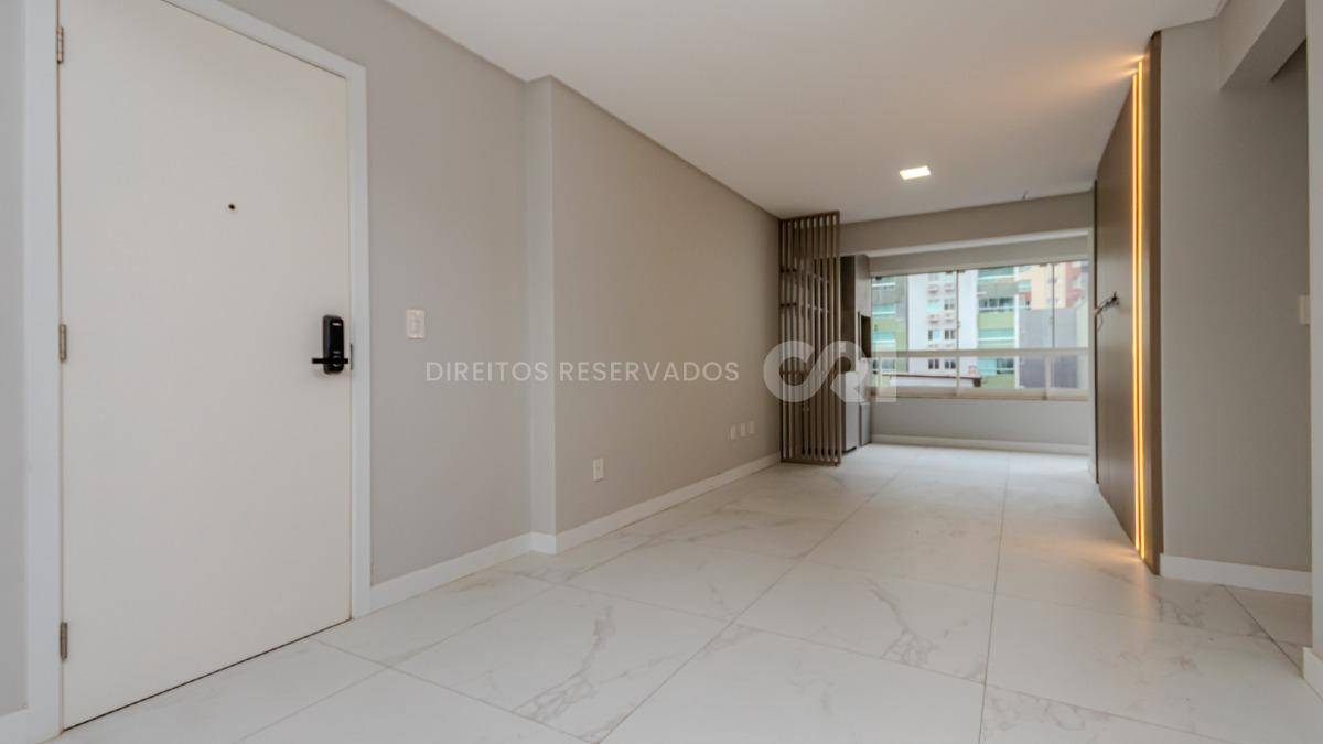 Apartamento com 3 dormitórios no Edifício Ana Capri no Centro em Balneário Camboriú