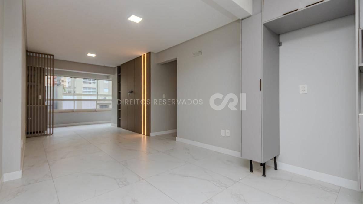 Apartamento com 3 dormitórios no Edifício Ana Capri no Centro em Balneário Camboriú