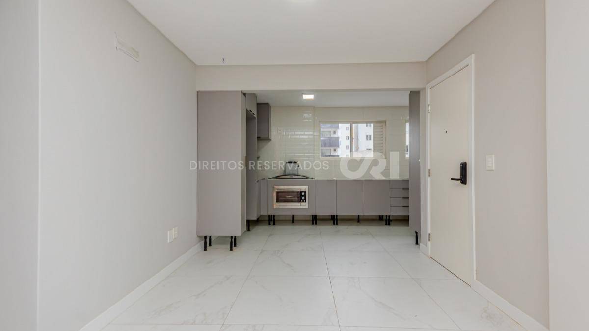 Apartamento com 3 dormitórios no Edifício Ana Capri no Centro em Balneário Camboriú