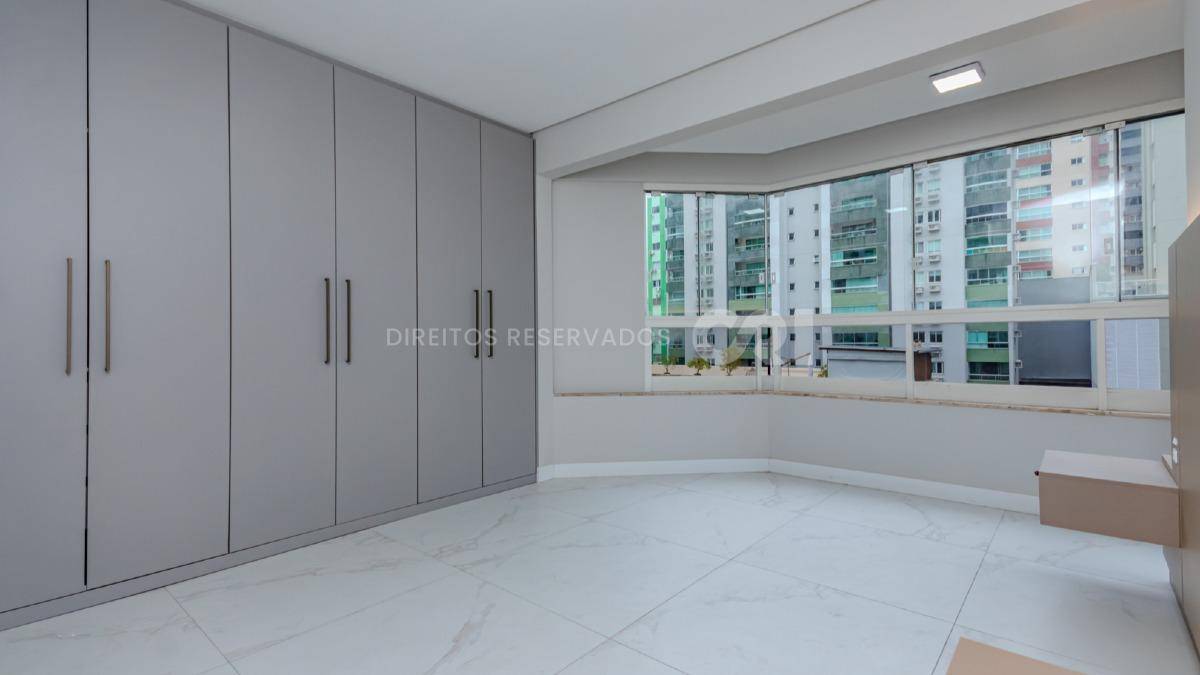 Apartamento com 3 dormitórios no Edifício Ana Capri no Centro em Balneário Camboriú