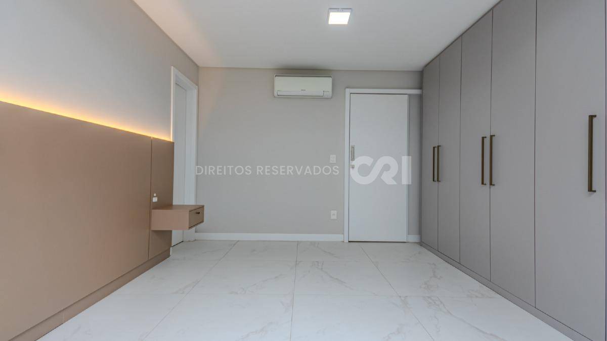 Apartamento com 3 dormitórios no Edifício Ana Capri no Centro em Balneário Camboriú