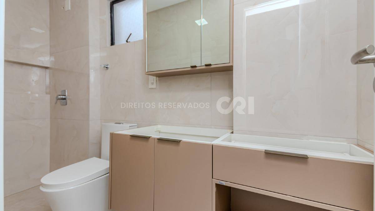 Apartamento com 3 dormitórios no Edifício Ana Capri no Centro em Balneário Camboriú