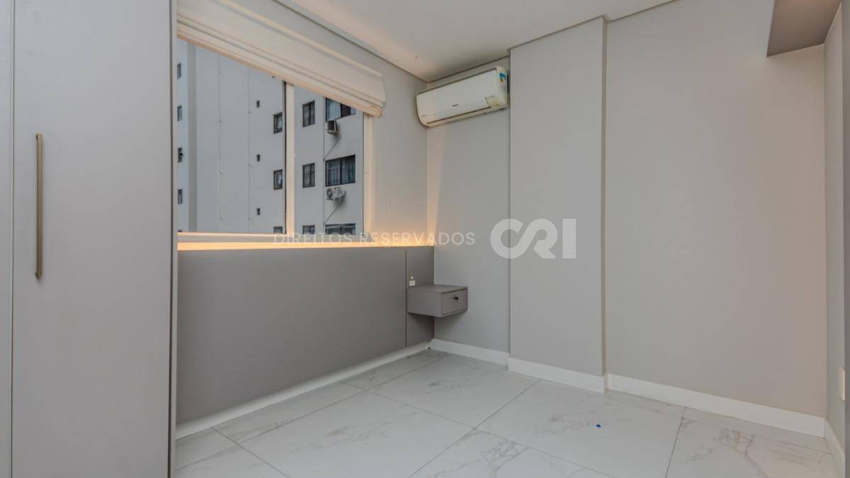 Apartamento com 3 dormitórios no Edifício Ana Capri no Centro em Balneário Camboriú