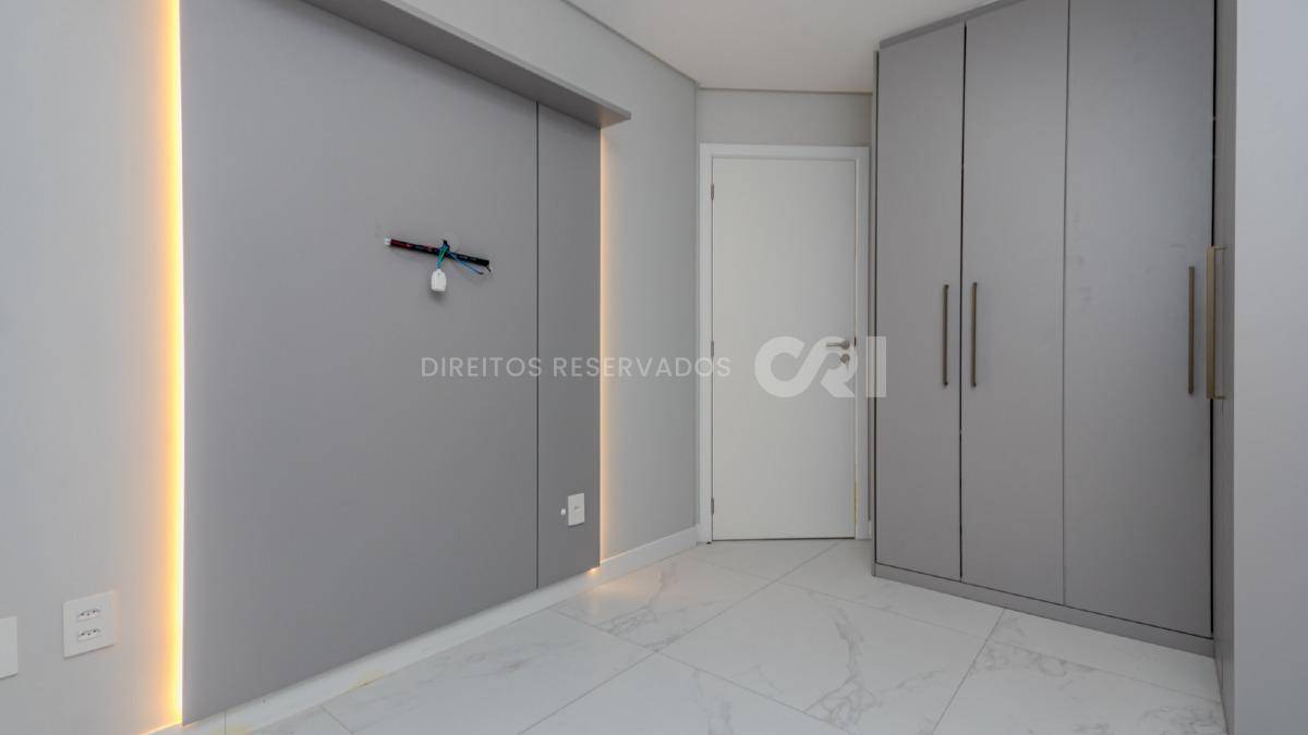 Apartamento com 3 dormitórios no Edifício Ana Capri no Centro em Balneário Camboriú