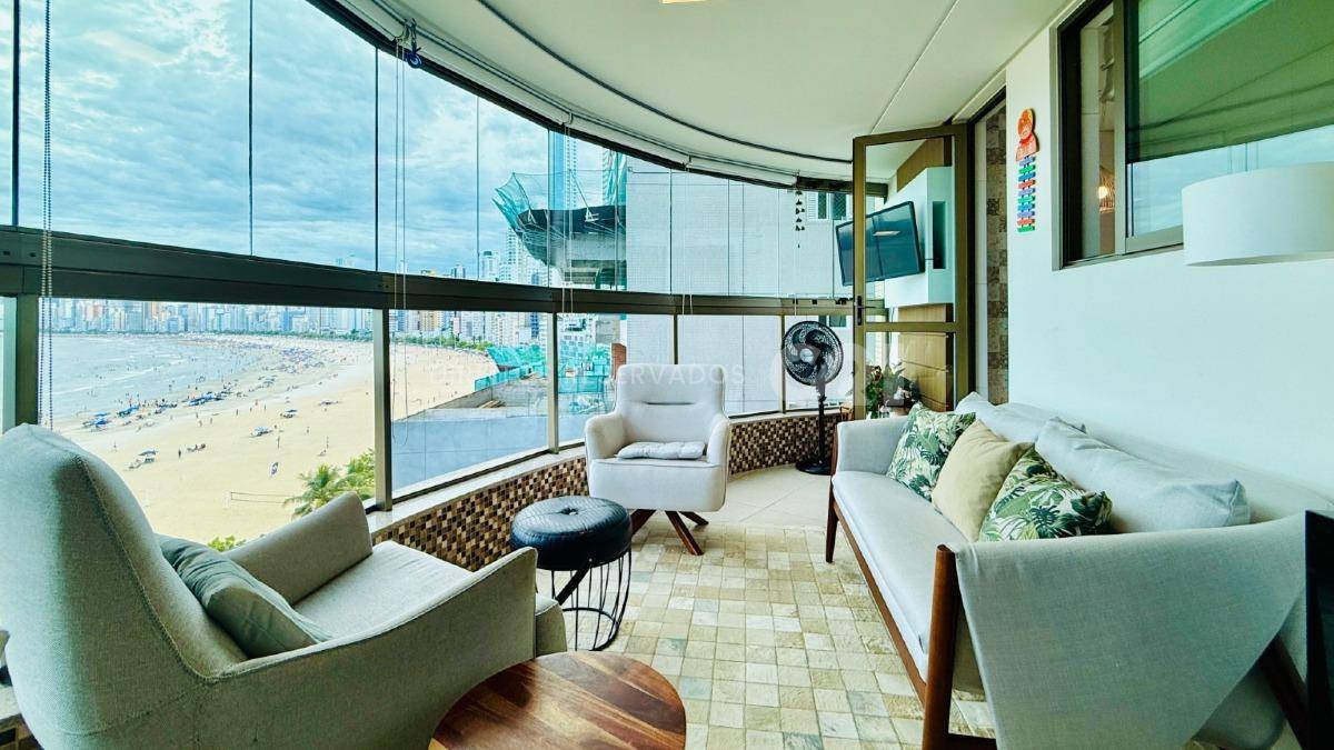 Apartamento Frente Mar com 3 Suítes no Edifício Arc de Triomphe no Pioneiros em Balneário Camboriú