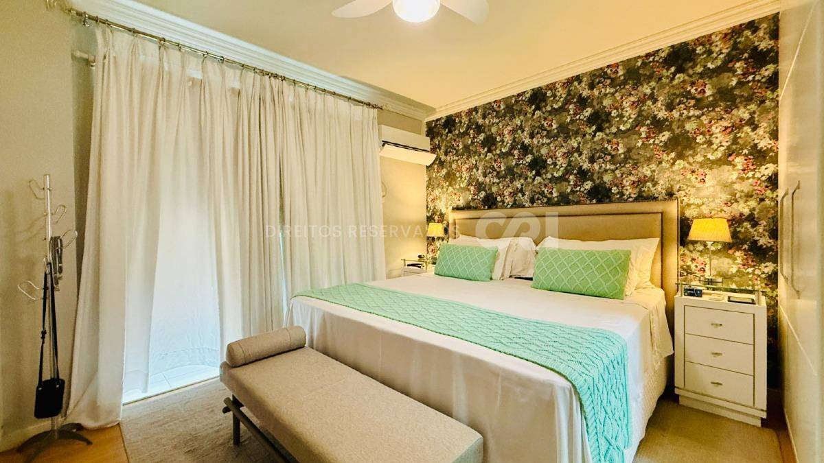 Apartamento Frente Mar com 3 Suítes no Edifício Arc de Triomphe no Pioneiros em Balneário Camboriú