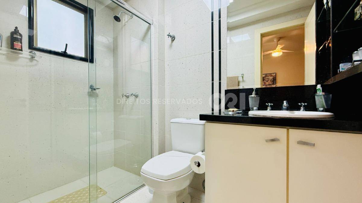 Apartamento Frente Mar com 3 Suítes no Edifício Arc de Triomphe no Pioneiros em Balneário Camboriú