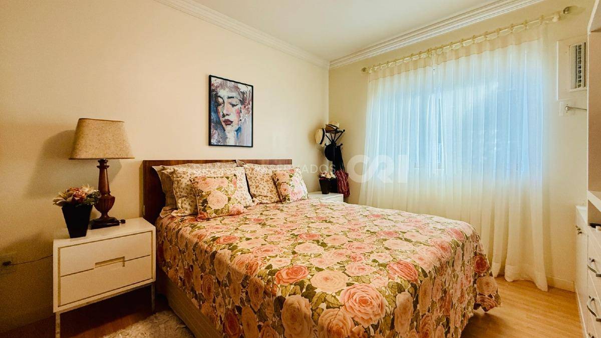 Apartamento Frente Mar com 3 Suítes no Edifício Arc de Triomphe no Pioneiros em Balneário Camboriú