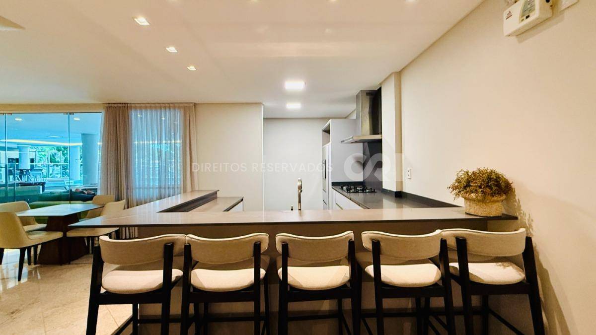 Apartamento Frente Mar com 3 Suítes no Edifício Arc de Triomphe no Pioneiros em Balneário Camboriú