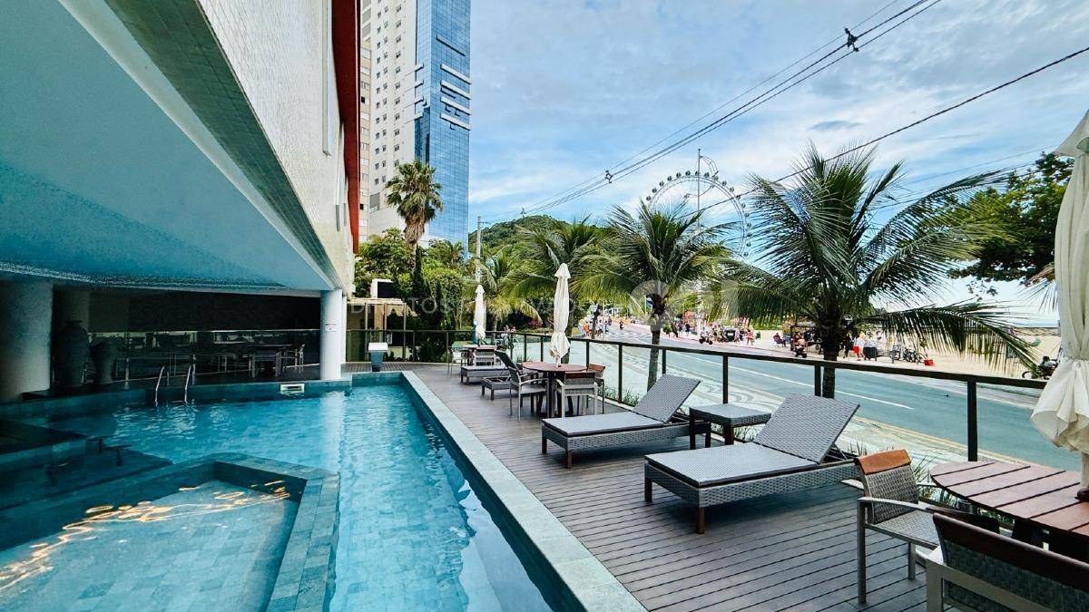 Apartamento Frente Mar com 3 Suítes no Edifício Arc de Triomphe no Pioneiros em Balneário Camboriú
