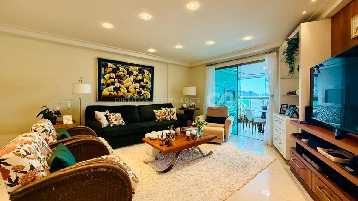 Apartamento Frente Mar com 3 Suítes no Edifício Arc de Triomphe no Pioneiros em Balneário Camboriú