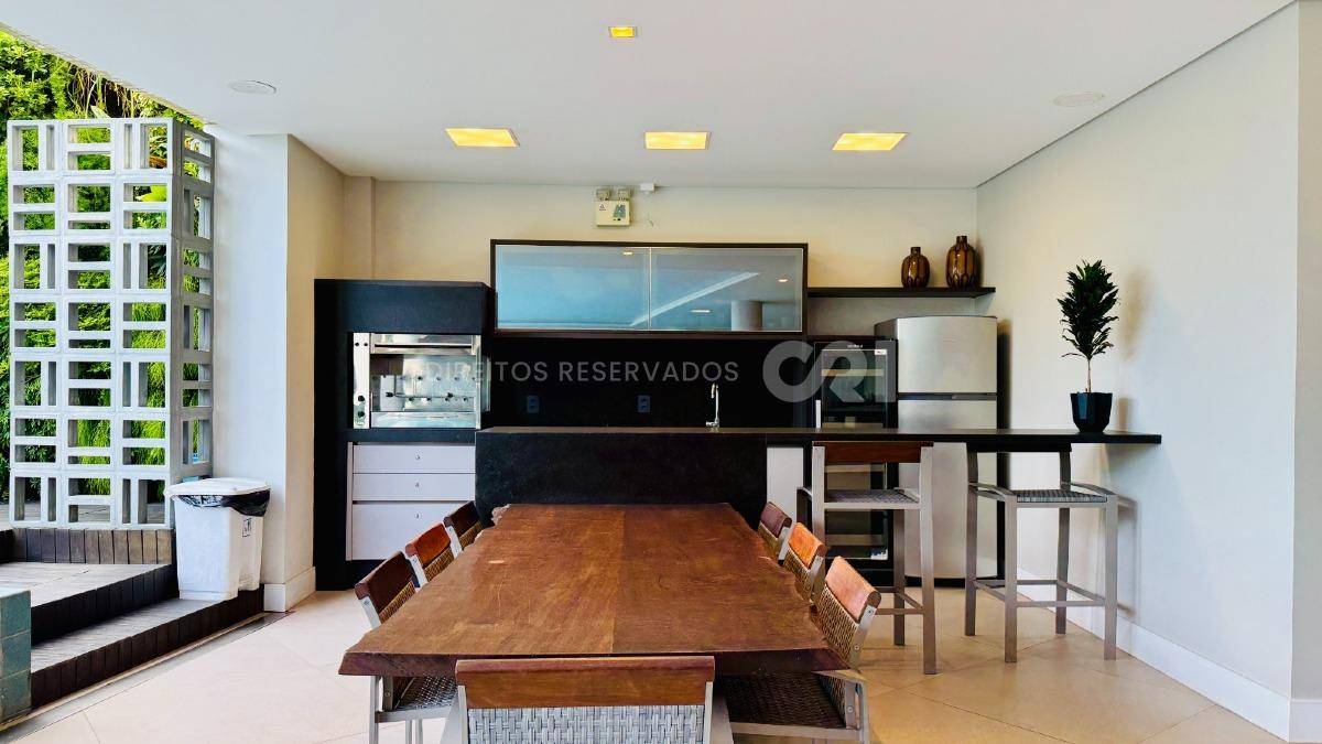 Apartamento Frente Mar com 3 Suítes no Edifício Arc de Triomphe no Pioneiros em Balneário Camboriú