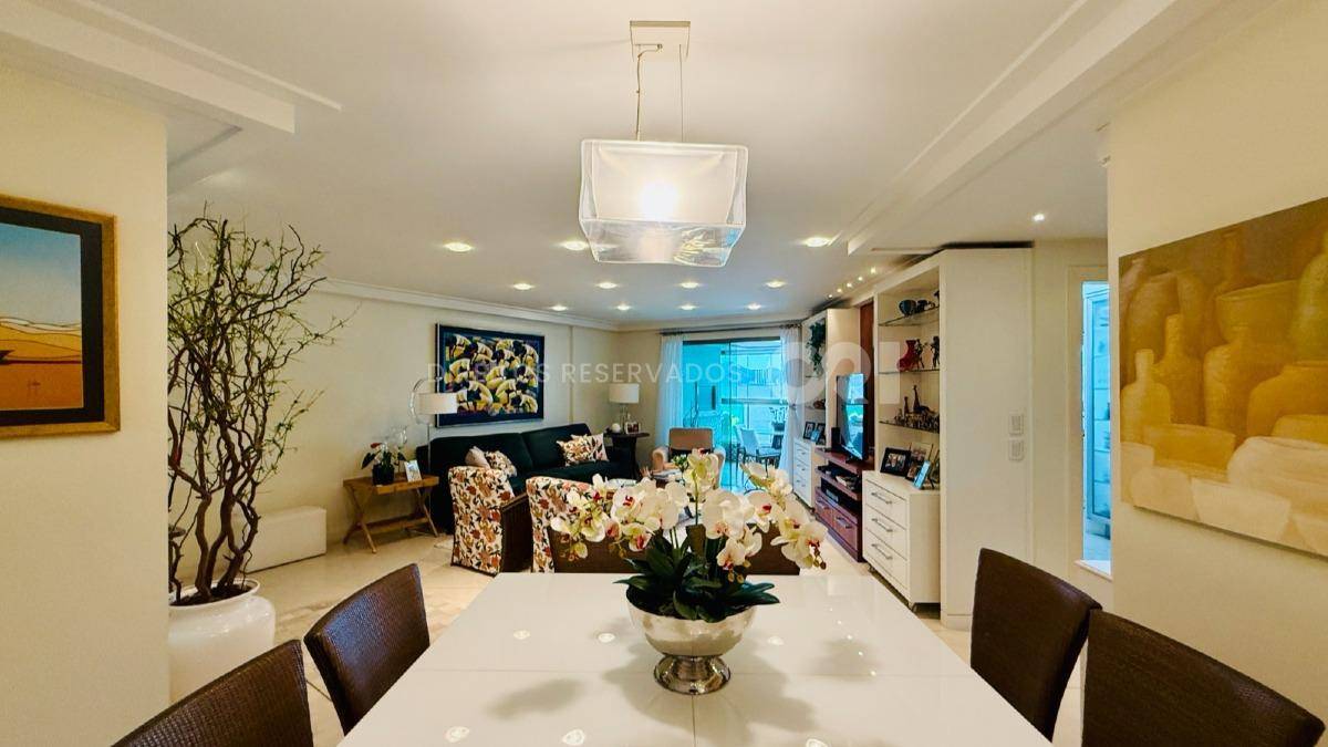 Apartamento Frente Mar com 3 Suítes no Edifício Arc de Triomphe no Pioneiros em Balneário Camboriú