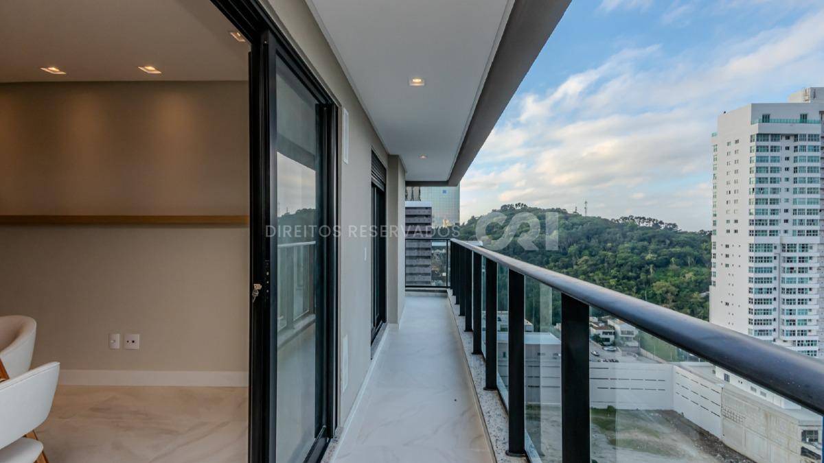 Apartamento com 2 suítes no Sky Brava na Praia Brava em Itajaí