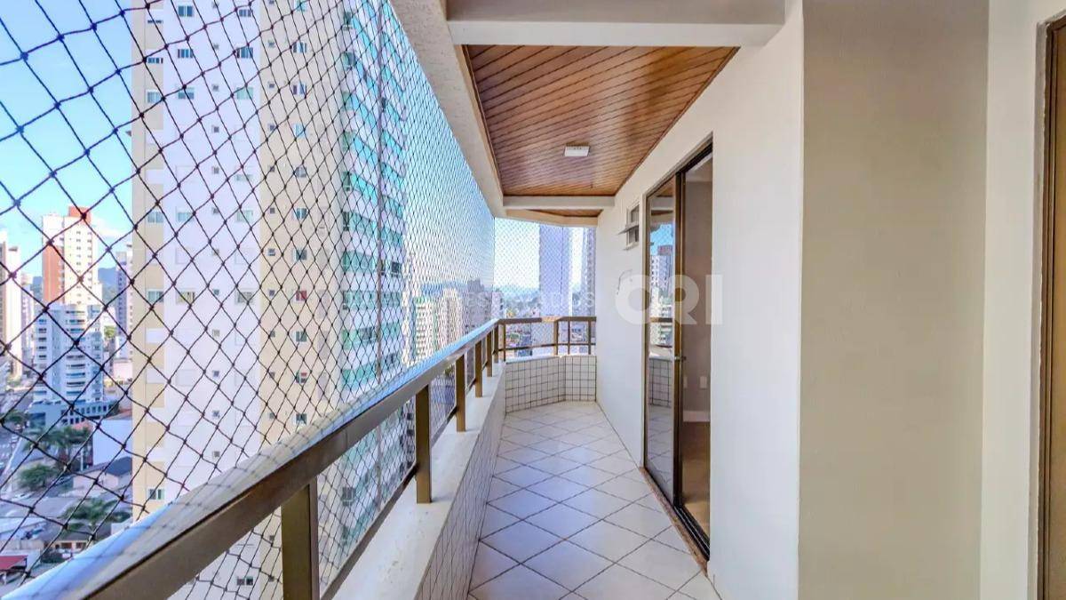 Apartamento com 3 quartos no Edifício Príncipe de Gales no Centro de Balneário Camboriú