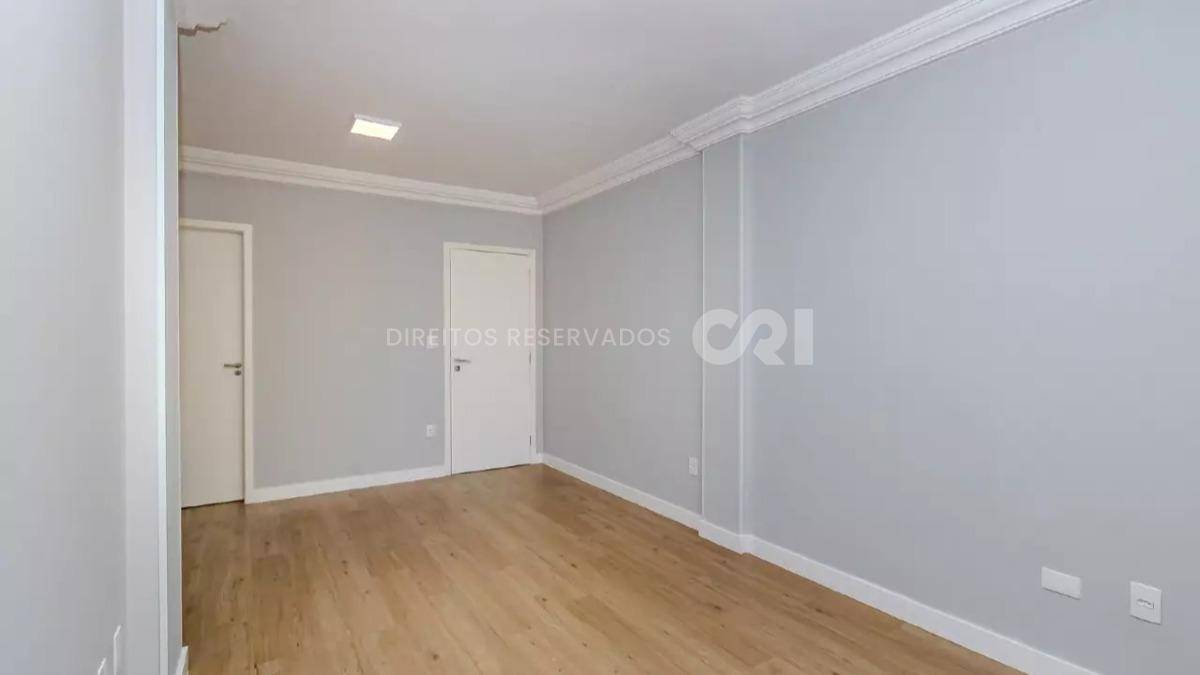 Apartamento com 3 quartos no Edifício Príncipe de Gales no Centro de Balneário Camboriú