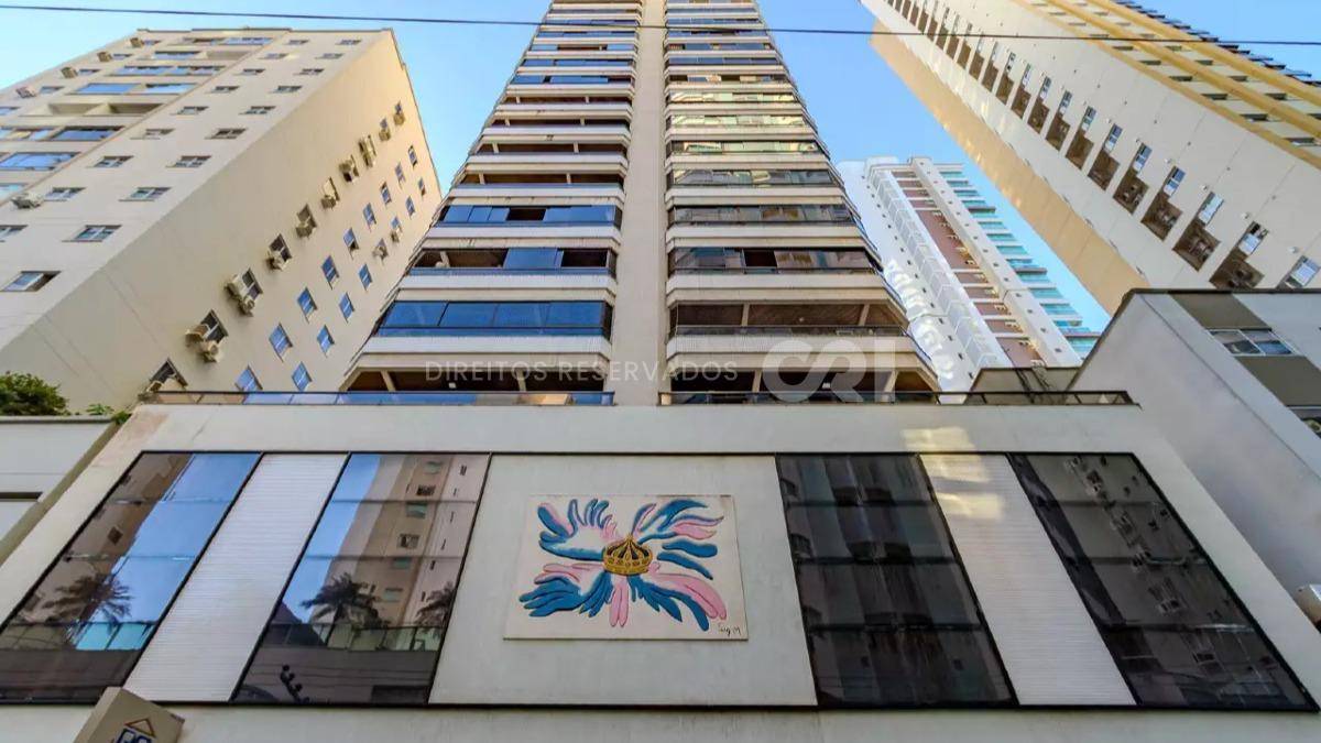 Apartamento com 3 quartos no Edifício Príncipe de Gales no Centro de Balneário Camboriú