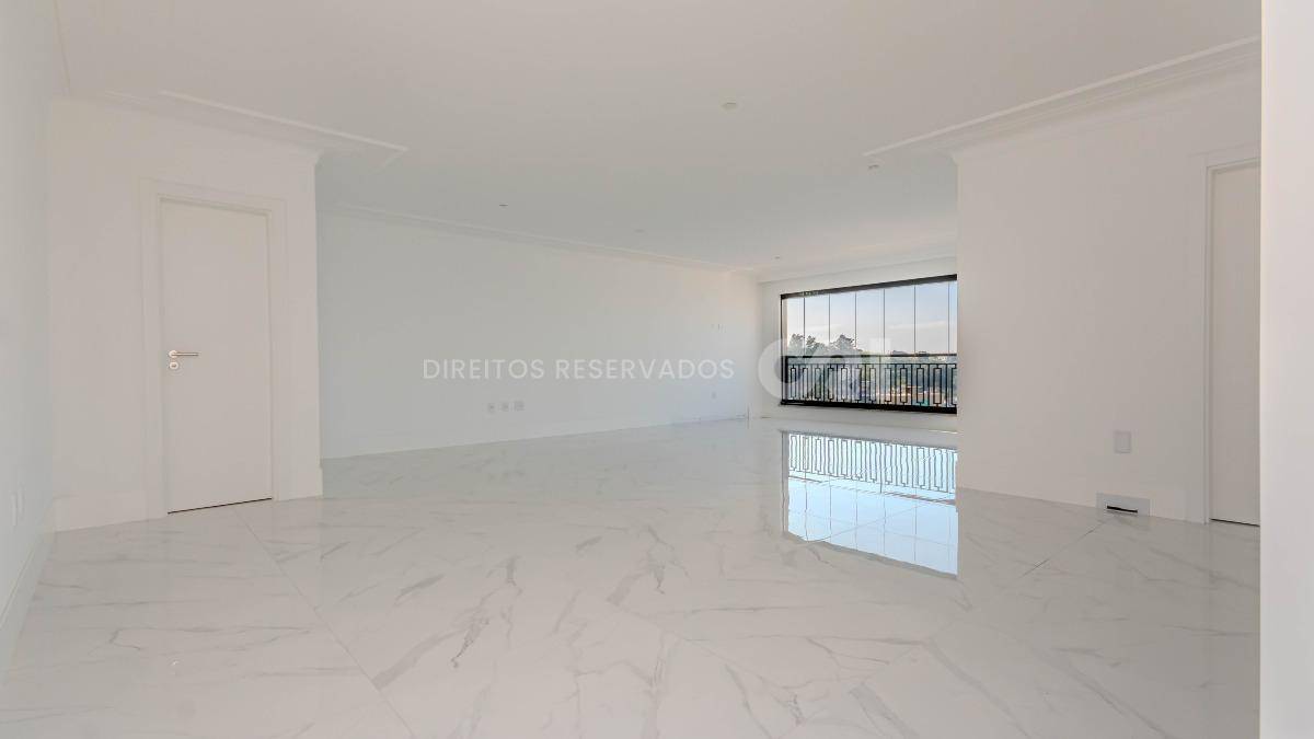 Apartamento com 4 suítes no Edifício Magnólia no Canto da Praia em Itapema