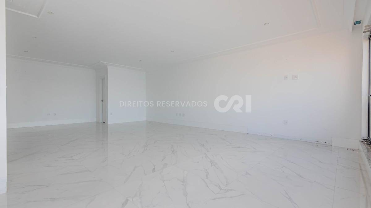 Apartamento com 4 suítes no Edifício Magnólia no Canto da Praia em Itapema