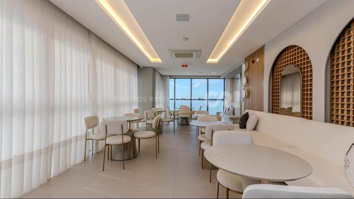 Apartamento com 3 suítes no Edifício Grand Mirage no Centro em Itapema