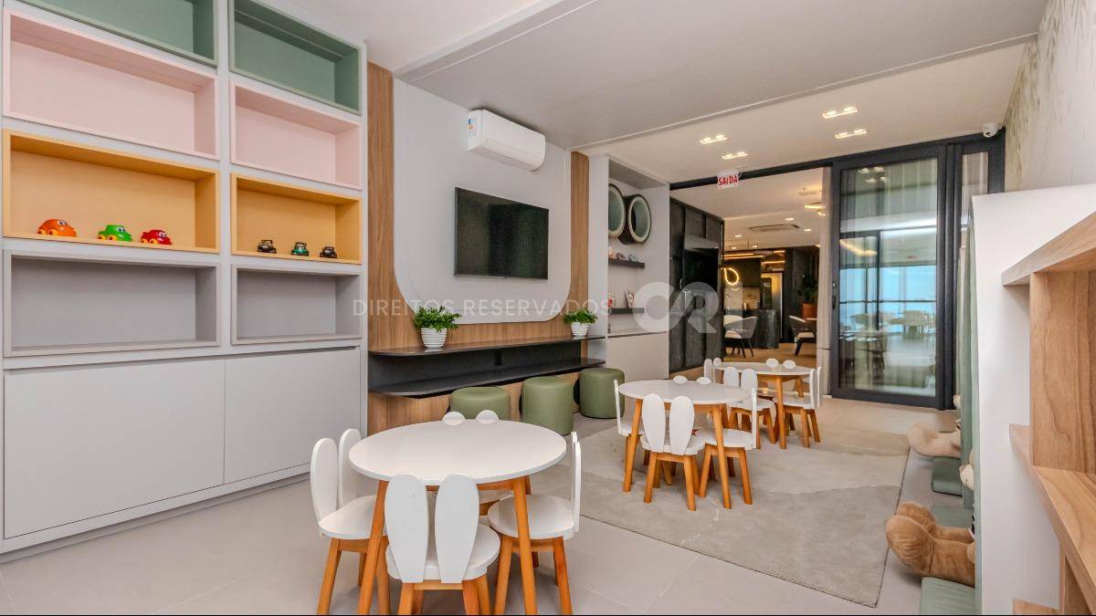 Apartamento com 3 suítes no Edifício Grand Mirage no Centro em Itapema