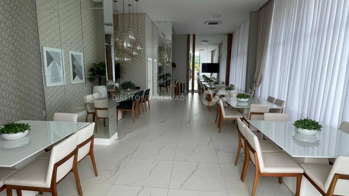 Apartamento com 2 quartos no Vila das Aroeiras na Meia Praia em Itapema