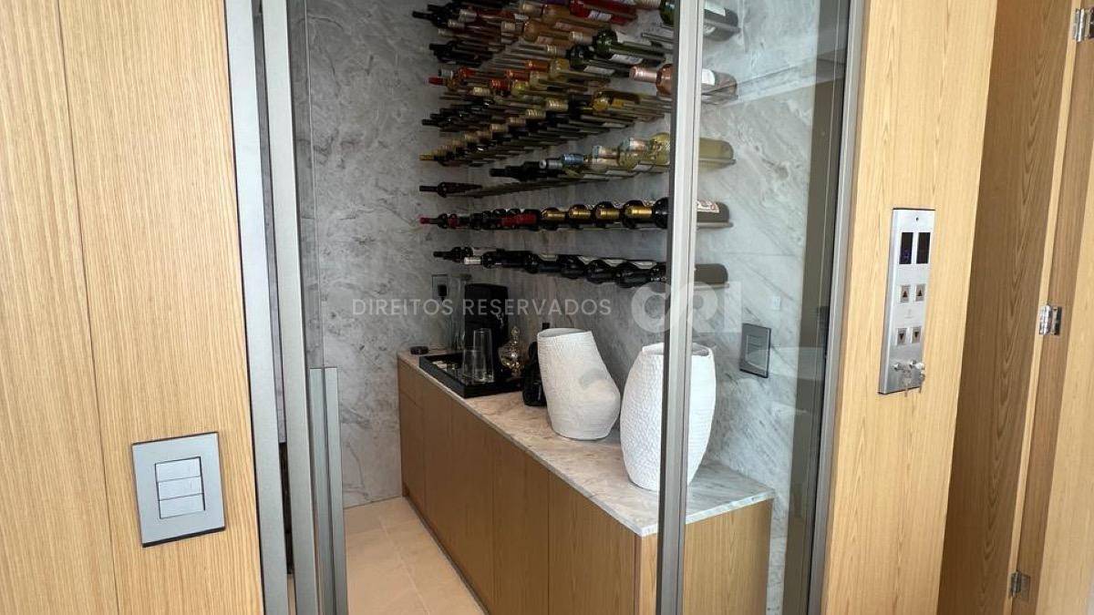 Apartamento com 3 suítes no Edifício Copenhagen na Barra Sul em Balneário Camboriú