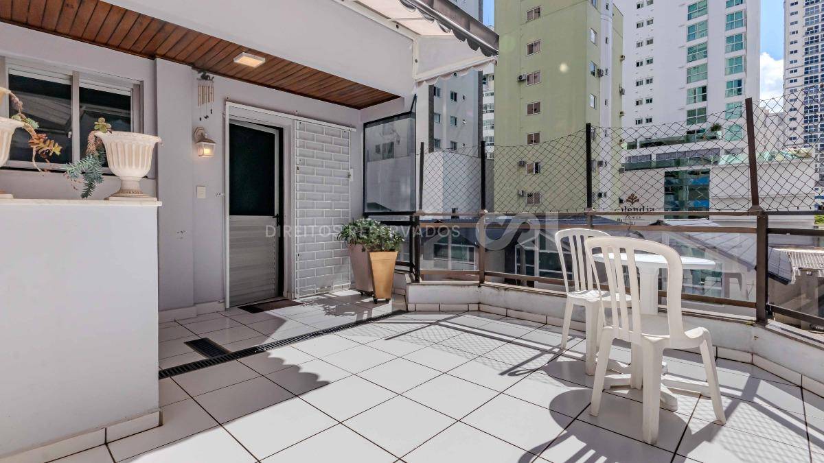 Cobertura no Residencial Dona Elenir com 3 quartos no Centro de Balneário Camboriú