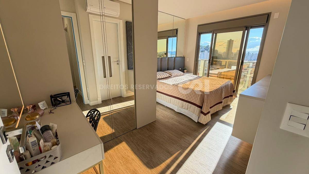 Apartamento com 3 quartos no edifício Classic no bairro Fazenda em Itajaí