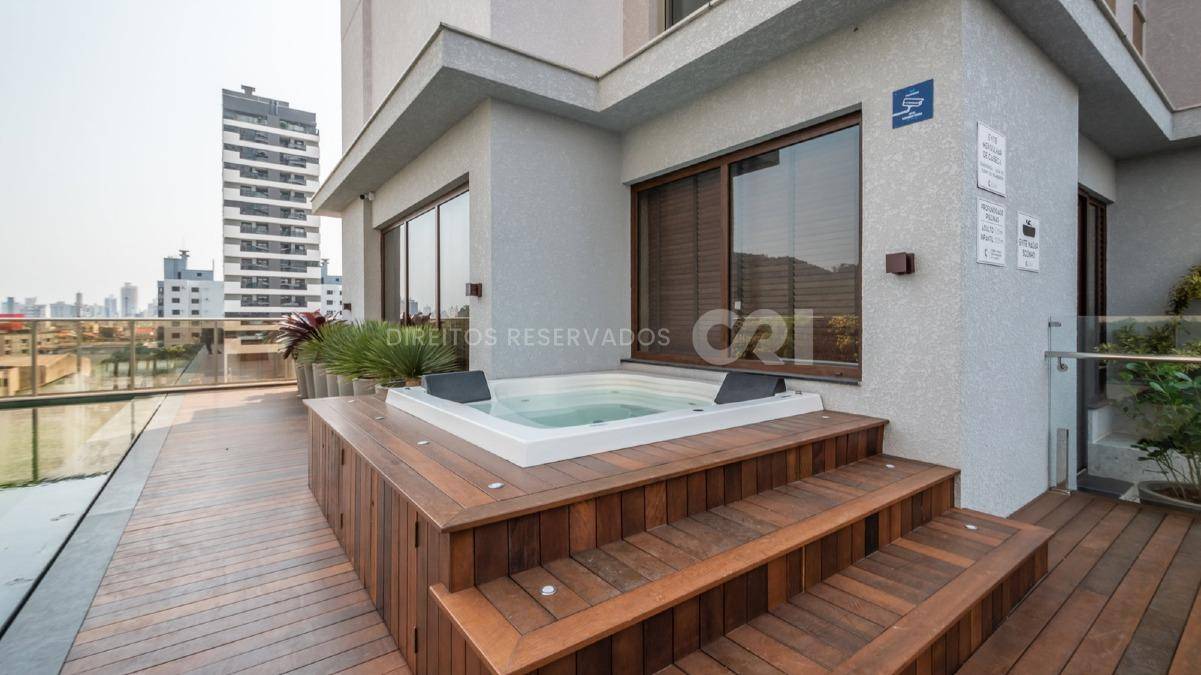 Apartamento com 3 quartos no edifício Classic no bairro Fazenda em Itajaí