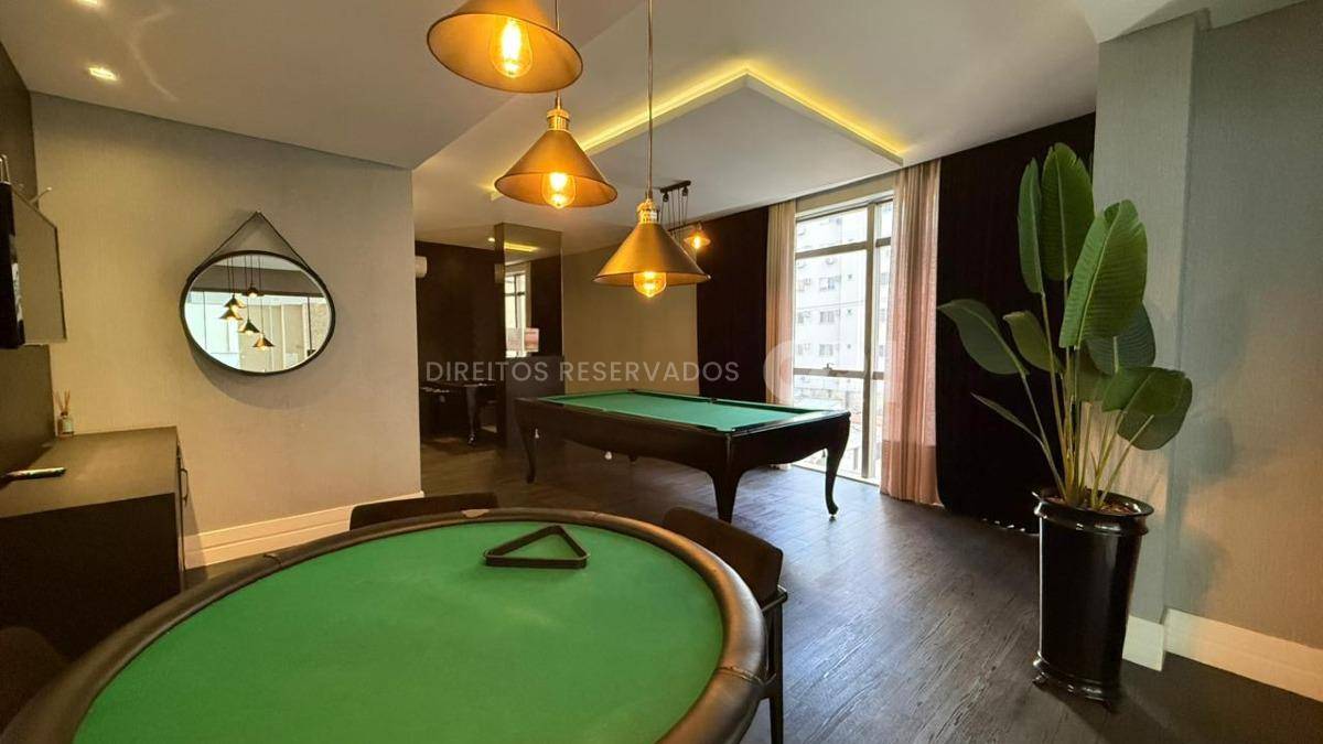 Apartamento quadra mar com 4 suítes no Residencial Milano na Meia Praia Itapema