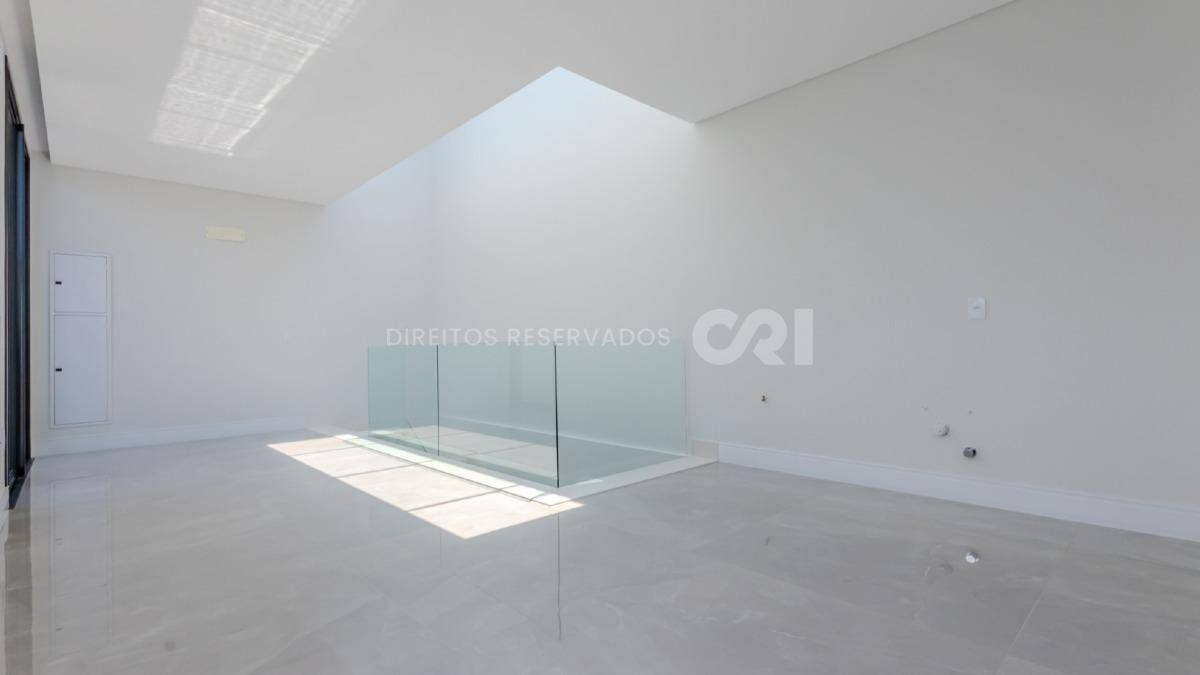 Cobertura Duplex com 3 Suítes no Brava Center Residence na Praia Brava em Itajaí