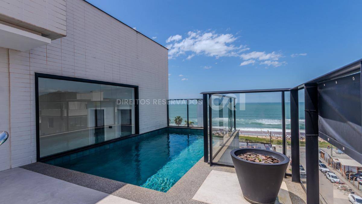 Cobertura Duplex com 3 Suítes no Brava Center Residence na Praia Brava em Itajaí