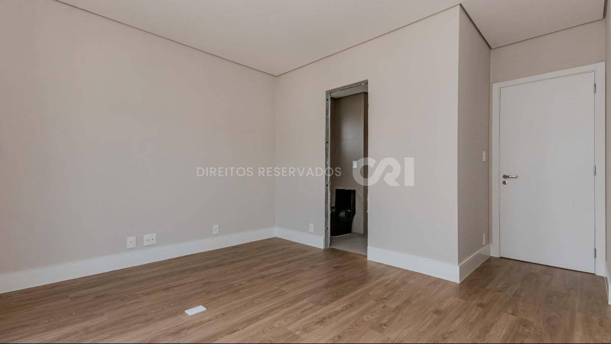 Apartamento com 3 suítes no Edifício Barão de Albuquerque no bairro Fazenda em Itajaí