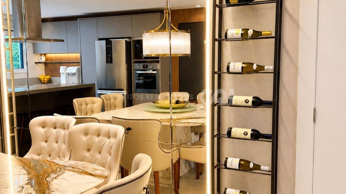 Apartamento Diferenciado com 3 Suítes no Phoenix Tower na Barra Sul de Balneário Camboriú