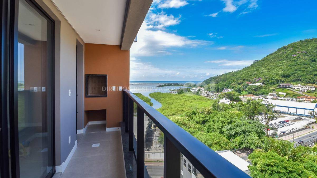Apartamento com 3 Dormitórios no Edifício Sun Coast no Bairro Fazenda em Itajaí