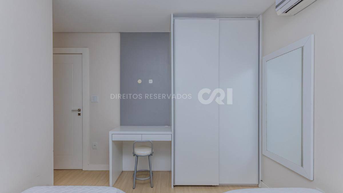 Apartamento com 4 Suítes no Lumiére Residence na Meia Praia em Itapema