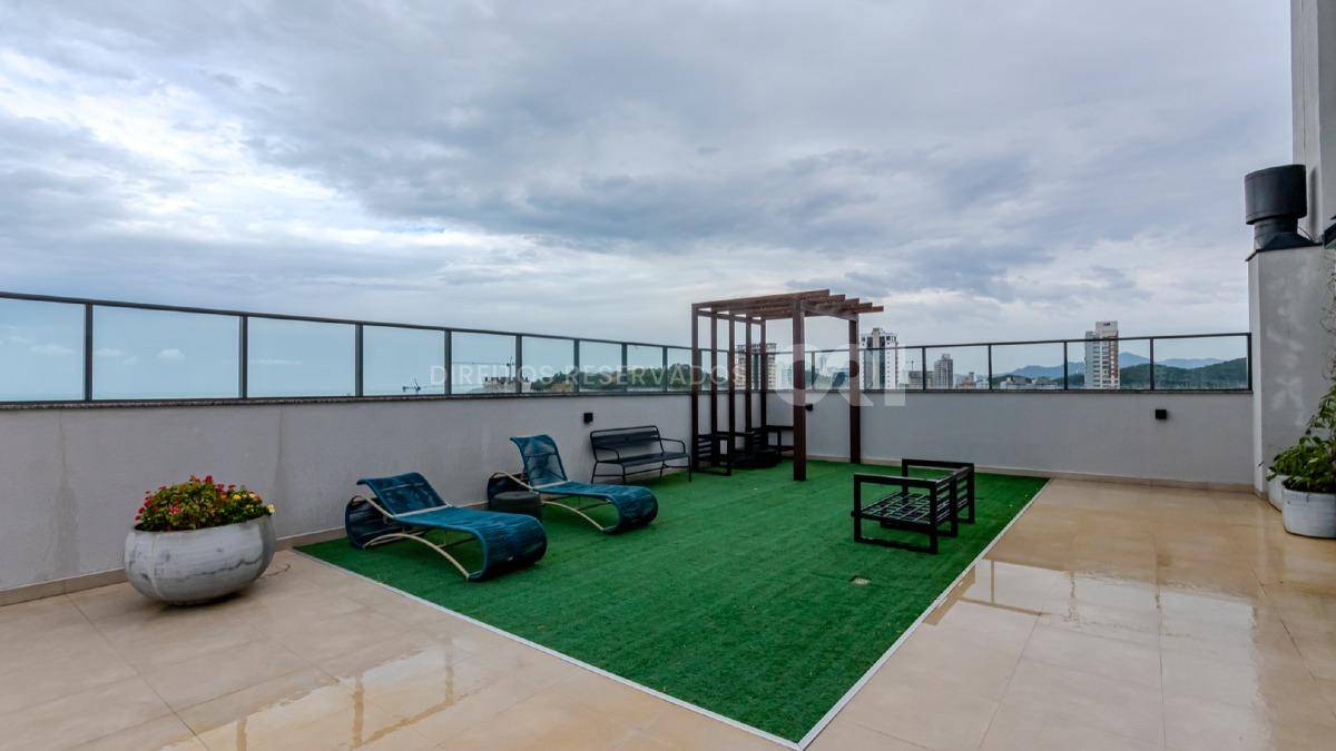 Apartamento com 3 suítes no Brava Garden na Praia Brava em Itajaí