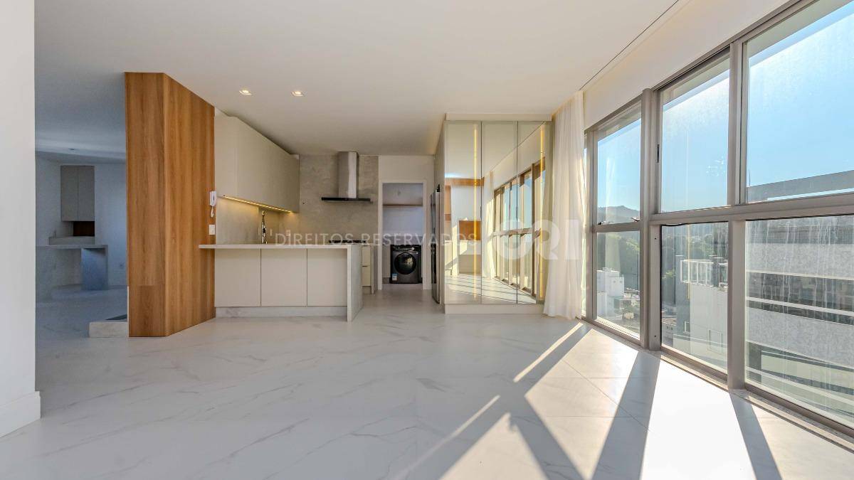  Apartamento com 3 suítes no Las Brisas Residence no Bairro Pioneiros em Balneário Camboriú 